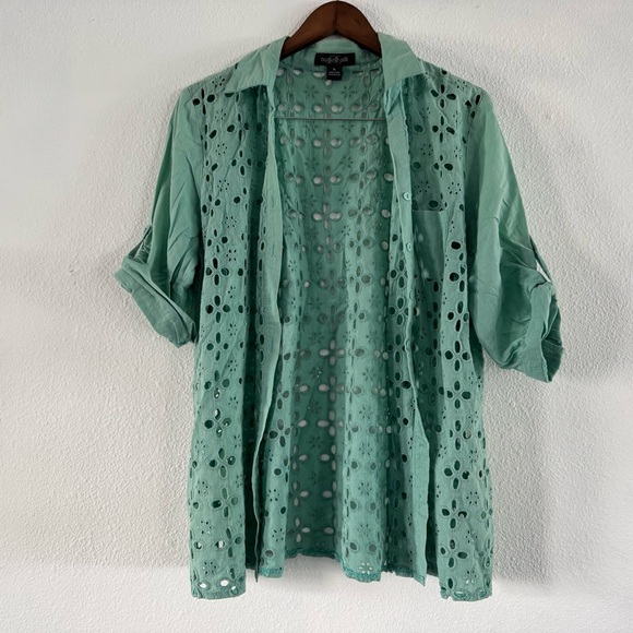 August Silk cotton top with eyelet design Split Neck Roll Tab muted green Sz XL - Picture 3 of 8